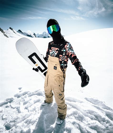 Black Magic Bib Snowboard Trousers: A Sustainable and Eco-Friendly Choice in Winter Gear